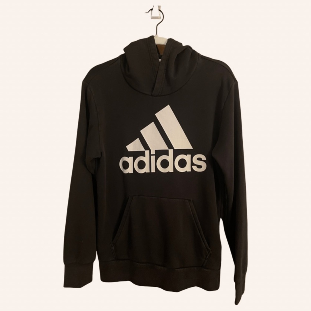 BLACK ADIDAS ESSENTIALS LOGO FLEECE HOODIE | SZ SMALL